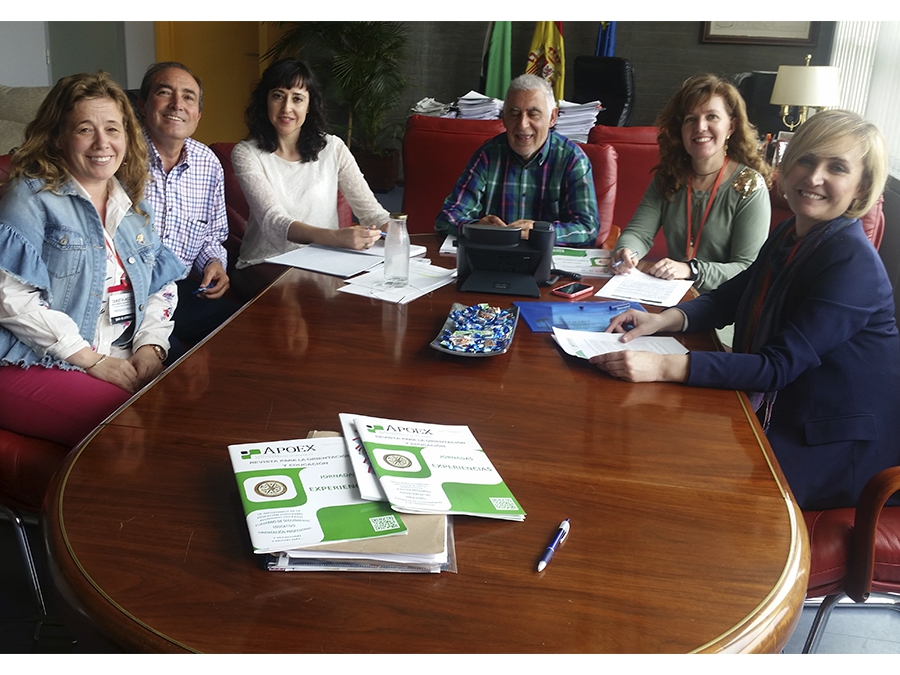 Nos reunimos con el Secretario General de Educaci&oacute;n y con la Jefa de Servicio de Programas Educativos y Atenci&oacute;n a la Diversidad